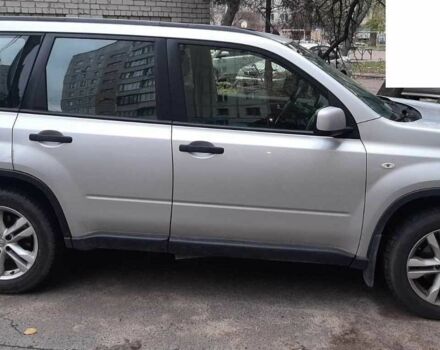 Сірий Ніссан ІксТрейл, об'ємом двигуна 2 л та пробігом 190 тис. км за 11000 $, фото 1 на Automoto.ua