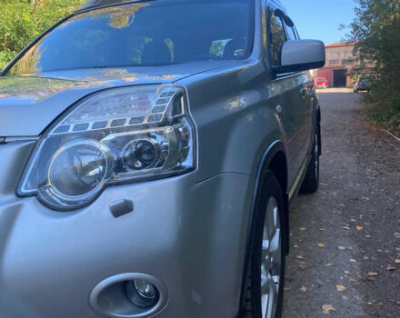 Серый Ниссан ИксТрейл, объемом двигателя 2 л и пробегом 210 тыс. км за 11400 $, фото 5 на Automoto.ua