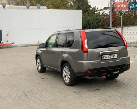 Серый Ниссан ИксТрейл, объемом двигателя 2 л и пробегом 199 тыс. км за 10900 $, фото 4 на Automoto.ua