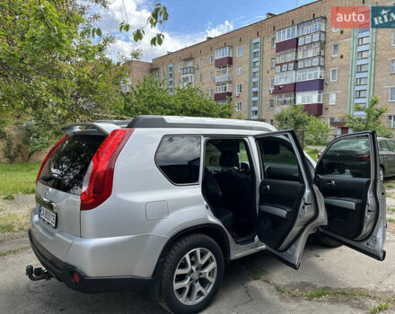 Серый Ниссан ИксТрейл, объемом двигателя 2 л и пробегом 140 тыс. км за 12000 $, фото 5 на Automoto.ua
