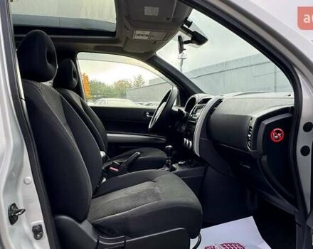 Серый Ниссан ИксТрейл, объемом двигателя 2 л и пробегом 188 тыс. км за 12300 $, фото 18 на Automoto.ua