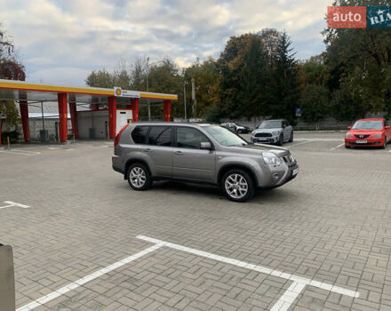 Серый Ниссан ИксТрейл, объемом двигателя 2 л и пробегом 199 тыс. км за 10900 $, фото 2 на Automoto.ua