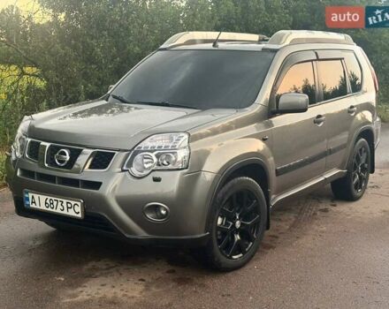 Серый Ниссан ИксТрейл, объемом двигателя 2 л и пробегом 185 тыс. км за 9300 $, фото 1 на Automoto.ua