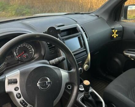Серый Ниссан ИксТрейл, объемом двигателя 2 л и пробегом 221 тыс. км за 10950 $, фото 7 на Automoto.ua