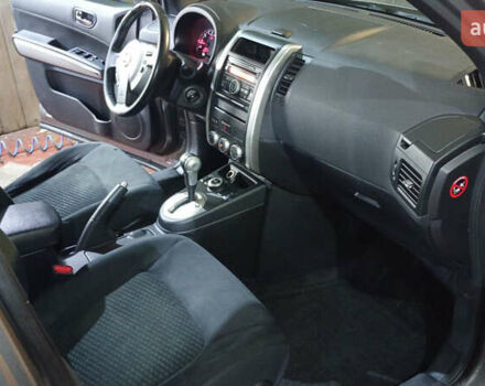 Серый Ниссан ИксТрейл, объемом двигателя 2 л и пробегом 192 тыс. км за 9990 $, фото 5 на Automoto.ua