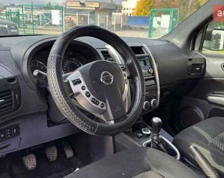 Серый Ниссан ИксТрейл, объемом двигателя 2 л и пробегом 188 тыс. км за 12300 $, фото 11 на Automoto.ua