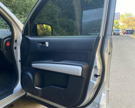 Серый Ниссан ИксТрейл, объемом двигателя 2 л и пробегом 210 тыс. км за 11400 $, фото 8 на Automoto.ua