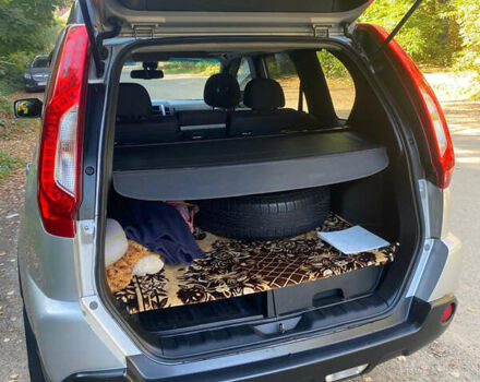 Серый Ниссан ИксТрейл, объемом двигателя 2 л и пробегом 210 тыс. км за 11400 $, фото 14 на Automoto.ua