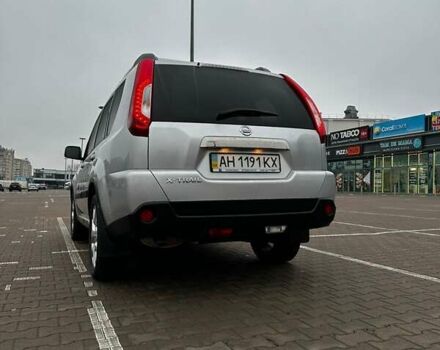 Серый Ниссан ИксТрейл, объемом двигателя 2 л и пробегом 84 тыс. км за 14500 $, фото 4 на Automoto.ua