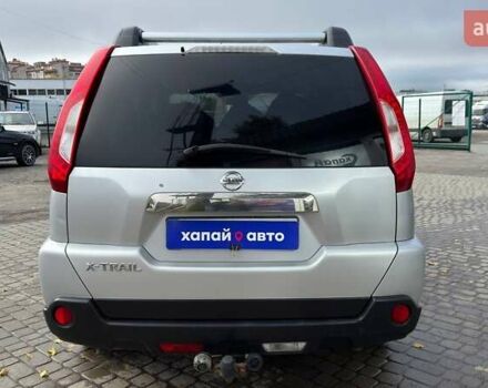 Серый Ниссан ИксТрейл, объемом двигателя 2 л и пробегом 188 тыс. км за 12300 $, фото 6 на Automoto.ua