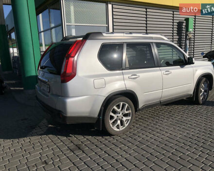 Серый Ниссан ИксТрейл, объемом двигателя 2 л и пробегом 149 тыс. км за 13300 $, фото 4 на Automoto.ua