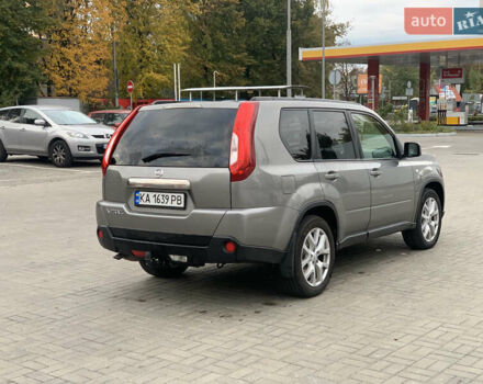 Серый Ниссан ИксТрейл, объемом двигателя 2 л и пробегом 199 тыс. км за 10900 $, фото 3 на Automoto.ua