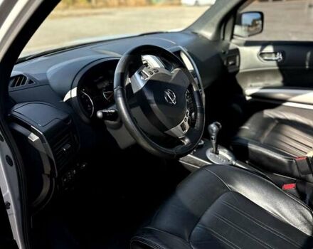 Серый Ниссан ИксТрейл, объемом двигателя 2 л и пробегом 198 тыс. км за 12500 $, фото 2 на Automoto.ua