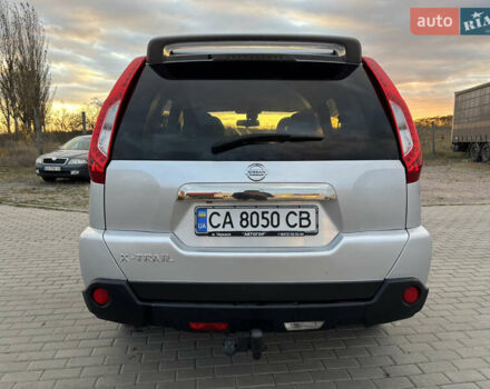 Сірий Ніссан ІксТрейл, об'ємом двигуна 2 л та пробігом 142 тис. км за 9900 $, фото 4 на Automoto.ua