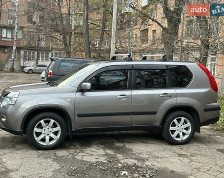 Сірий Ніссан ІксТрейл, об'ємом двигуна 2.49 л та пробігом 79 тис. км за 11150 $, фото 2 на Automoto.ua