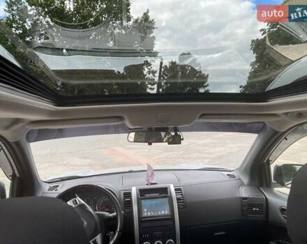 Серый Ниссан ИксТрейл, объемом двигателя 2 л и пробегом 216 тыс. км за 13700 $, фото 1 на Automoto.ua