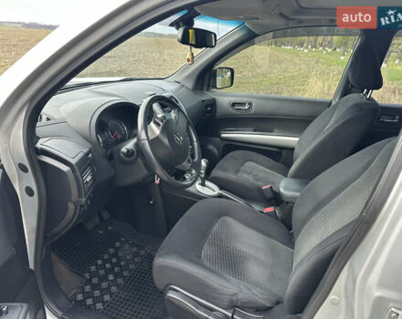 Серый Ниссан ИксТрейл, объемом двигателя 2 л и пробегом 158 тыс. км за 10300 $, фото 18 на Automoto.ua