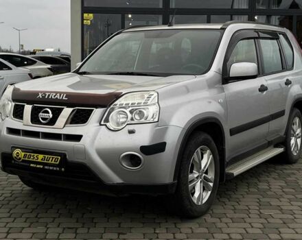 Сірий Ніссан ІксТрейл, об'ємом двигуна 2 л та пробігом 198 тис. км за 12999 $, фото 2 на Automoto.ua