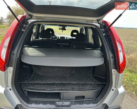 Серый Ниссан ИксТрейл, объемом двигателя 2 л и пробегом 158 тыс. км за 10300 $, фото 15 на Automoto.ua