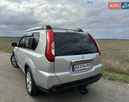 Серый Ниссан ИксТрейл, объемом двигателя 2 л и пробегом 158 тыс. км за 10300 $, фото 5 на Automoto.ua