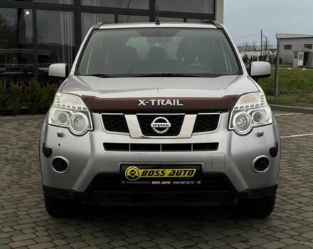 Сірий Ніссан ІксТрейл, об'ємом двигуна 2 л та пробігом 198 тис. км за 12999 $, фото 1 на Automoto.ua