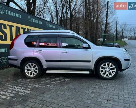 Серый Ниссан ИксТрейл, объемом двигателя 2 л и пробегом 90 тыс. км за 15000 $, фото 4 на Automoto.ua