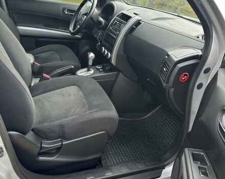 Серый Ниссан ИксТрейл, объемом двигателя 2 л и пробегом 158 тыс. км за 10300 $, фото 12 на Automoto.ua