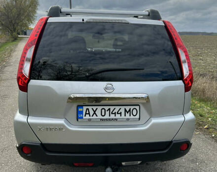 Серый Ниссан ИксТрейл, объемом двигателя 2 л и пробегом 158 тыс. км за 10300 $, фото 6 на Automoto.ua
