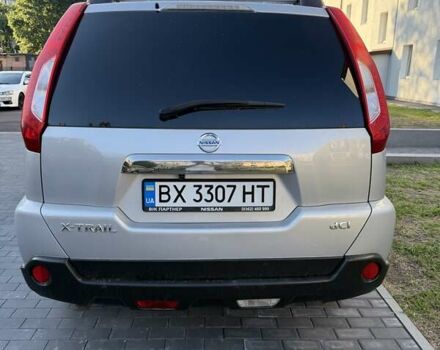 Сірий Ніссан ІксТрейл, об'ємом двигуна 2 л та пробігом 220 тис. км за 14000 $, фото 3 на Automoto.ua