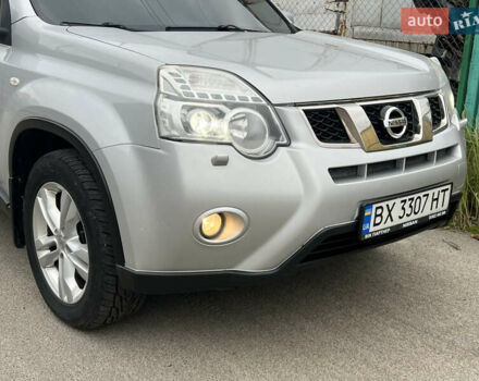 Серый Ниссан ИксТрейл, объемом двигателя 2 л и пробегом 237 тыс. км за 13300 $, фото 3 на Automoto.ua