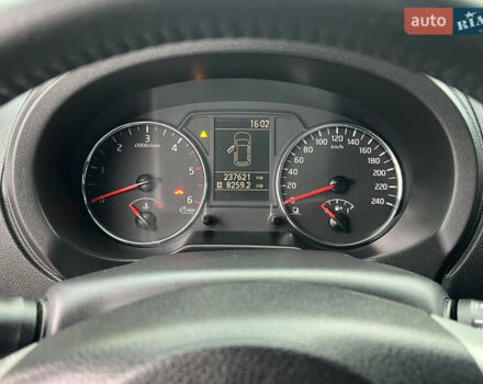 Серый Ниссан ИксТрейл, объемом двигателя 2 л и пробегом 237 тыс. км за 13300 $, фото 12 на Automoto.ua
