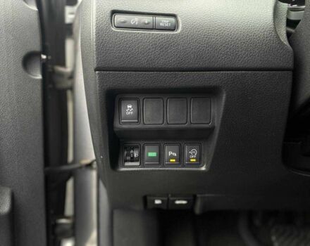 Сірий Ніссан ІксТрейл, об'ємом двигуна 1.6 л та пробігом 190 тис. км за 15590 $, фото 13 на Automoto.ua