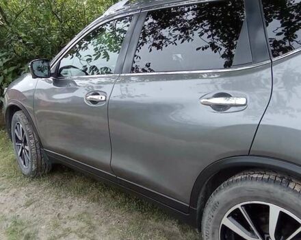 Сірий Ніссан ІксТрейл, об'ємом двигуна 1.6 л та пробігом 204 тис. км за 18500 $, фото 2 на Automoto.ua