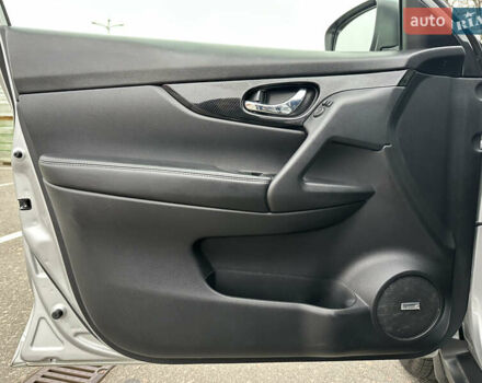 Серый Ниссан ИксТрейл, объемом двигателя 2.49 л и пробегом 216 тыс. км за 18500 $, фото 18 на Automoto.ua