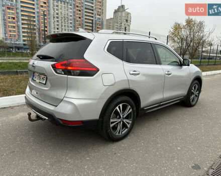 Серый Ниссан ИксТрейл, объемом двигателя 2.49 л и пробегом 216 тыс. км за 18500 $, фото 2 на Automoto.ua