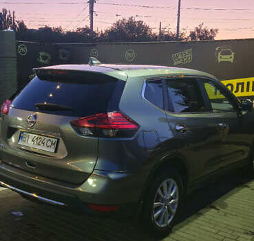 Серый Ниссан ИксТрейл, объемом двигателя 1.6 л и пробегом 91 тыс. км за 20000 $, фото 3 на Automoto.ua