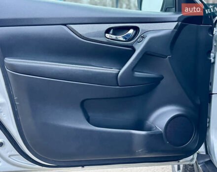 Сірий Ніссан ІксТрейл, об'ємом двигуна 1.6 л та пробігом 183 тис. км за 16800 $, фото 25 на Automoto.ua