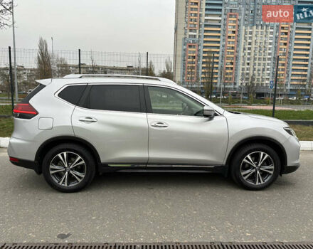 Серый Ниссан ИксТрейл, объемом двигателя 2.49 л и пробегом 216 тыс. км за 18500 $, фото 5 на Automoto.ua