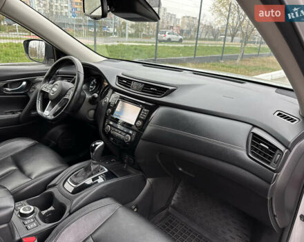 Серый Ниссан ИксТрейл, объемом двигателя 2.49 л и пробегом 216 тыс. км за 18500 $, фото 24 на Automoto.ua