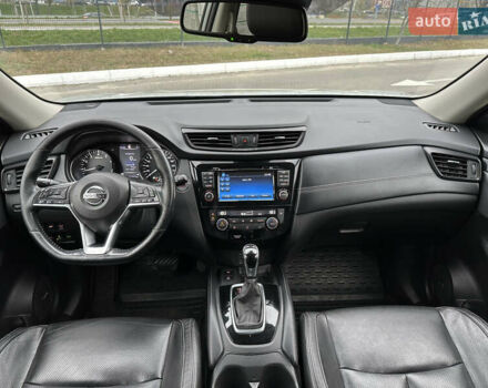 Серый Ниссан ИксТрейл, объемом двигателя 2.49 л и пробегом 216 тыс. км за 18500 $, фото 8 на Automoto.ua