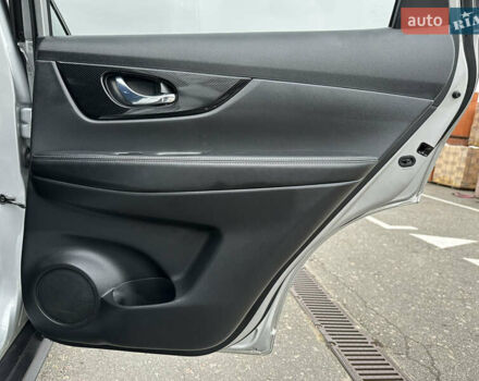 Серый Ниссан ИксТрейл, объемом двигателя 2.49 л и пробегом 216 тыс. км за 18500 $, фото 31 на Automoto.ua