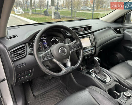 Серый Ниссан ИксТрейл, объемом двигателя 2.49 л и пробегом 216 тыс. км за 18500 $, фото 15 на Automoto.ua