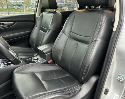 Серый Ниссан ИксТрейл, объемом двигателя 2.49 л и пробегом 216 тыс. км за 18500 $, фото 17 на Automoto.ua