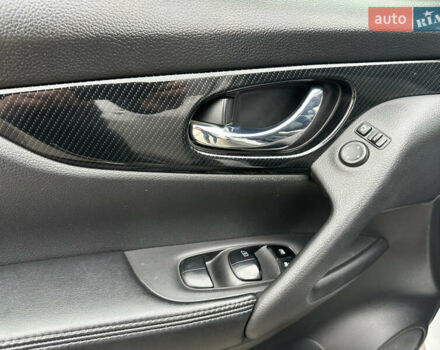 Серый Ниссан ИксТрейл, объемом двигателя 2.49 л и пробегом 216 тыс. км за 18500 $, фото 19 на Automoto.ua