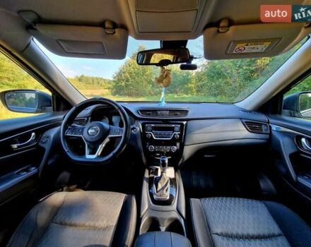 Ниссан ИксТрейл 2018 в Сумах на Automoto.ua Серый Ниссан ИксТрейл, объемом двигателя 2 л и пробегом 145 тыс. км за 17900 $, фото 2 на Automoto.ua