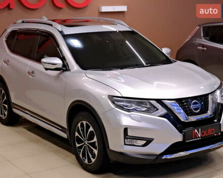 Серый Ниссан ИксТрейл, объемом двигателя 1.6 л и пробегом 50 тыс. км за 23900 $, фото 3 на Automoto.ua