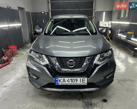 Серый Ниссан ИксТрейл, объемом двигателя 2 л и пробегом 80 тыс. км за 20000 $, фото 1 на Automoto.ua