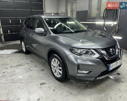 Серый Ниссан ИксТрейл, объемом двигателя 2 л и пробегом 80 тыс. км за 20000 $, фото 2 на Automoto.ua