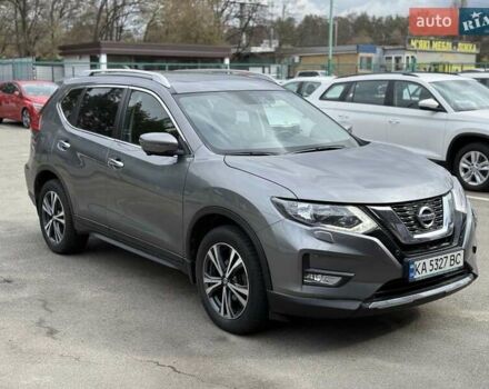 Серый Ниссан ИксТрейл, объемом двигателя 2 л и пробегом 182 тыс. км за 19000 $, фото 2 на Automoto.ua