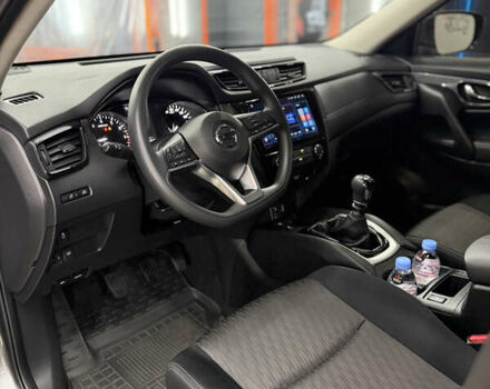 Серый Ниссан ИксТрейл, объемом двигателя 2 л и пробегом 39 тыс. км за 21450 $, фото 5 на Automoto.ua